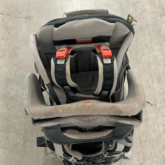 Osprey Gray and Black Men's Backpack - Picture 7 of 15